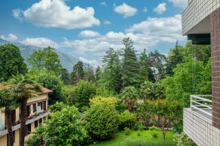 JOIVY Stylish 2-Bedroom Apartment by Lake Como - Como - 6