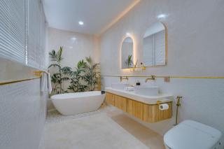 Spacious 3BR Villa Paddy with Rooftop near Seminyak - Kerobokan - 7