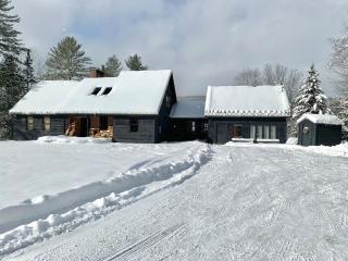 Spacious Mountain Retreat set on 7 acres & Pond - Stowe - 1