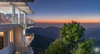 The Sunpine Paradise Kasauli I Pvt Balcony With Mountain View I Food & Free Parking Available I Family Events Allowed I Night Bonfire On Terrace I Western Heights By Exotic Stays - Kasauli - 3