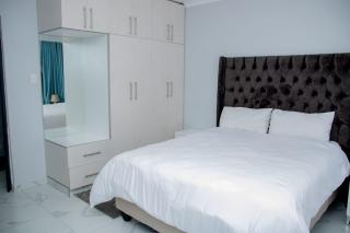 The Grove Guest House - 7