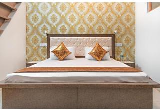The Woods View I Memorable I Open Air Lawn & Roof top I Bonfire I Nature Walk I Serviced Villa I By Exotic Stays - Kasauli - 9