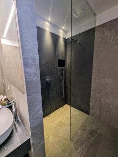 Villa Sembenini Suite with terrace - Riva del Garda - 1