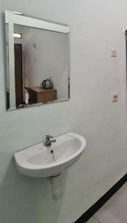 Cencen Guesthouse - Labuan Bajo - 4