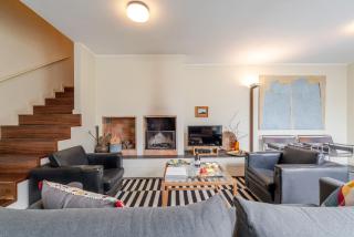 HostWise – Riverside Retreat w/ Infinity Pool - 9