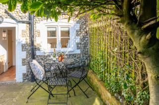 7 Albert Street - Holt - 6