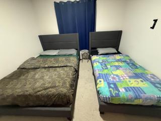 HOMESTAY NEXT TO SQUARE ONE MALL- 5 Mins Airport-24 HRS CHECKIN-MAJOR COST CUT - 8