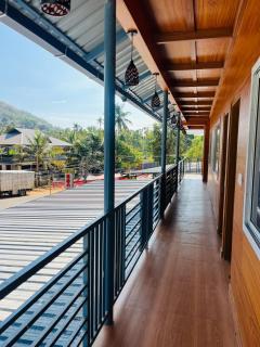 Riverside homestay - - 0