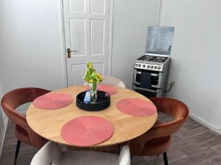 Entire 3Bed in Greater Manchester with Fast Wi-Fi, Garden & Free Parking - - 7