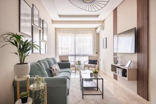 The 51 Hermitage by IB Signature - Elegant 1BR, Peaceful - 24 x7 Security - Self check-in - Parking - City View with terrace - Walk to Cafes! City Centre & Tram - Casablanca - 0