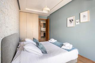 The 51 Hermitage by IB Signature - Elegant 1BR, Peaceful - 24 x7 Security - Self check-in - Parking - City View with terrace - Walk to Cafes! City Centre & Tram - Casablanca - 9
