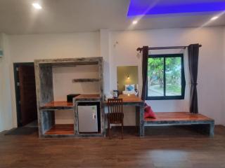 Sunny House Garden - 7