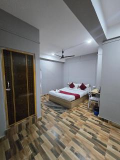 Hotel Pohor Regency Near Kamakhya Gate Foot Bridge - Guwahati - 2