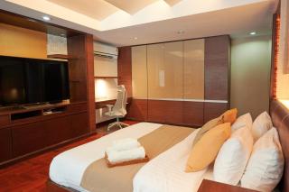 Low-Rise House for Groups Near BTS & EmDistrict For Spacious Cozy Stay - 3