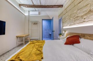 Exclusive 2BR Sliema Townhouse with Garden - Sliema - 3