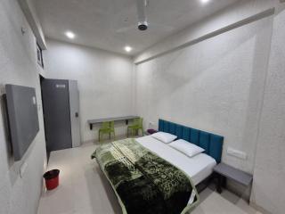 Hotel Blueberry - Jabalpur - 4