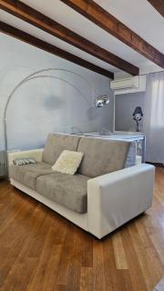 NOLO93 Attic apt right in front of the metro station to Duomo - 4