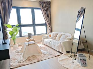 Perfect for Families & Larger Groups, KL MRT- M Vertica - Kuala Lumpur - 0