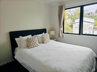 Cheerful Spanking New House with 3 Bds 2 and half Bath - Hamilton - 1