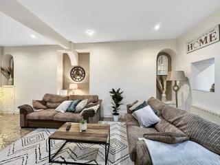 3 Bed Home In Tonypandy With Balcony View Room - Llwyn-y-pia - 4