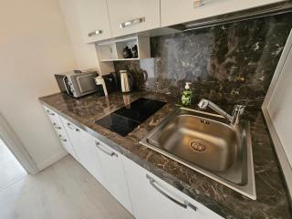 Dani's Lakeside Apartment in Euroresidence - Garda - 8
