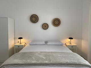 Sea View Apartment - Naousa - 9