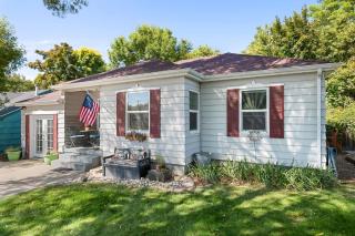 Huge Fenced Yard, Game Room, Private Yoga Suite! - 0