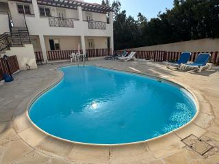 Modern Peyia Studio with Pool, Perfect for Couples or Solo Travellers - Peyia - 2