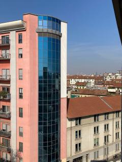 Bright apartment with view - Milan - 3