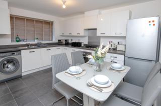 Manchester Cityside Deluxe Stay - 3 Bedroom House Great for Family with Free Parking & Garden - Manchester - 7