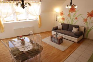 Betty's Home - 4
