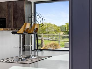 Pass The Keys Luxury Retreat with Countryside Views - Plumpton Green - 1