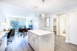 Luxury Modern Apt with Pool - 4