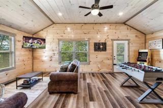Eagle Feather Cabin - Amazing Views, Hot Tub, Firepit, Games, Dogs! - Sevierville - 1