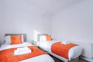 Spacious 3-Bedroom Retreat with Modern Amenities - 8