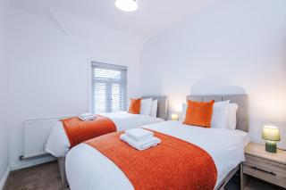 Spacious 3-Bedroom Retreat with Modern Amenities - 6