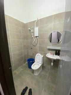 Roza Homestay - - 8