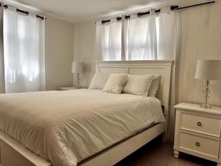 Relaxing 3BR 2Ba Oasis with Heated - 2