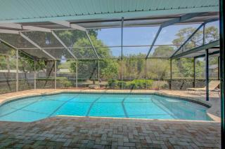 Relaxing 3BR 2Ba Oasis with Heated - 8