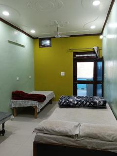 PRIYAMVADA FAMILY HOMESTAY - 3