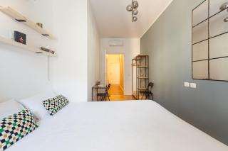M4 Frattini modern APT with balcony x4 - Milan - 2