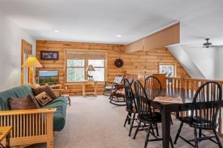 Sleepy Moose - New! Log Cabin in Sister Bay, Dogs and Near Beach - Sister Bay - 1