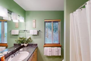 Dog friendly house with ocean view and entertainment walk to beach - 4