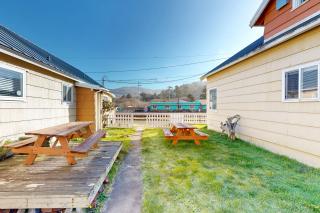 Dolphin 2 - Rockaway Beach - 9