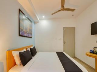 Super Townhouse QUALIA PRIME HOTEL NEAR NEXUS MALL - Hyderabad - 1
