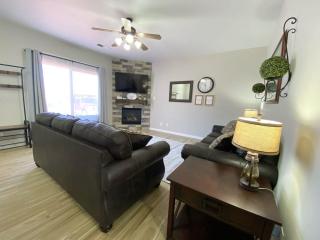 Family Friendly Townhome in Kanab Pool & Hot Tub - 0