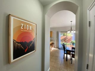 Family Friendly Townhome in Kanab Pool & Hot Tub - 3