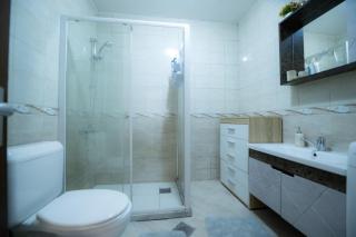 Mona Lisa City Center Apartment - 9