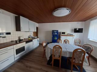 Haus - 4 Zimmer - 2 Bad - 1Küche, bis 8 Personen - 1