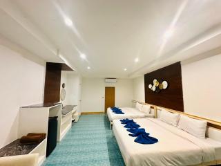 Premium Family Villa Full Garden View With Breakfast - 4